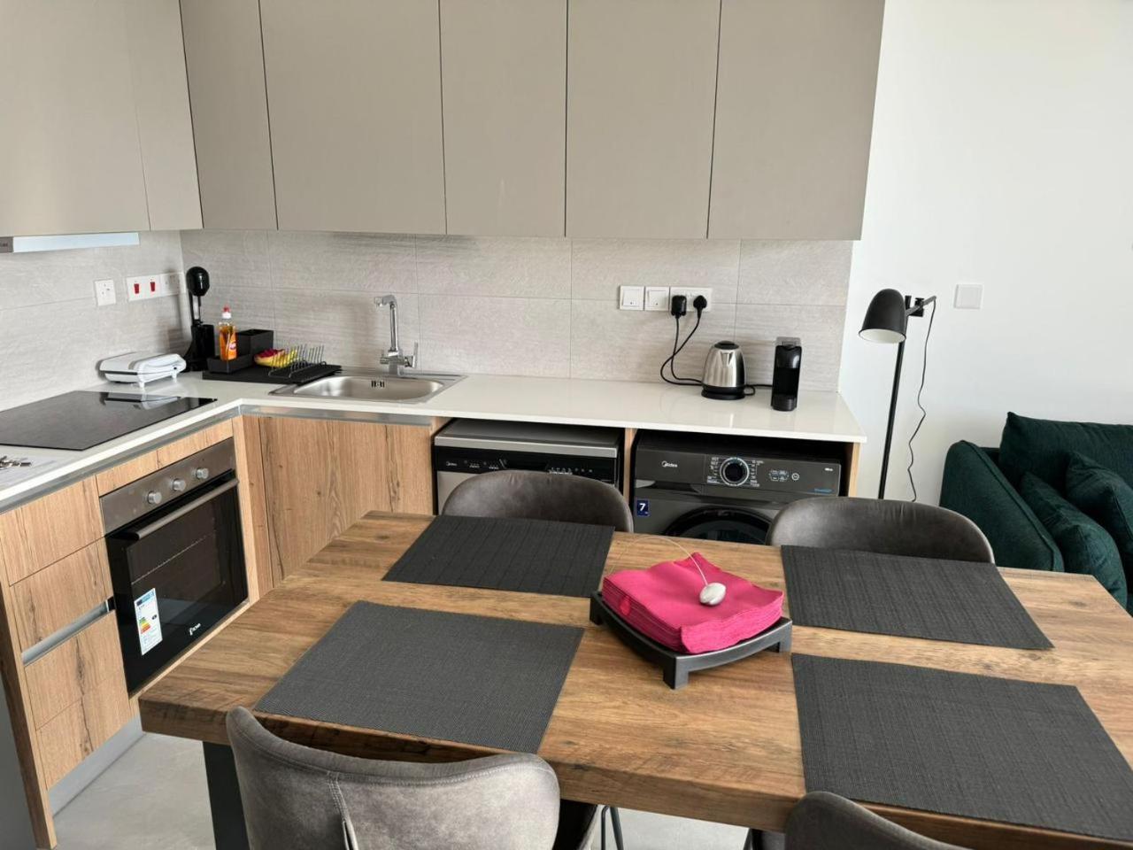 Limassol Beautiful Apartment Екстер'єр фото